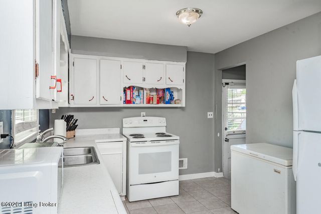8309 Aspen Ave, Louisville, KY 40258