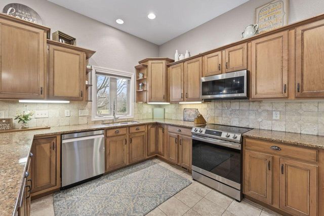 8403 245th AVENUE, Salem, WI 53168