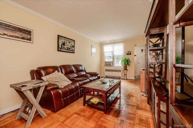 1103 Rhinelander Avenue, Bronx, NY 10461