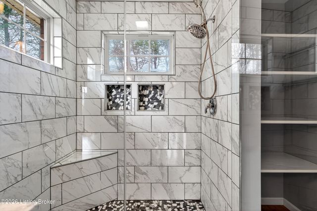 12401 Tyler Woods Ct, Louisville, KY 40299