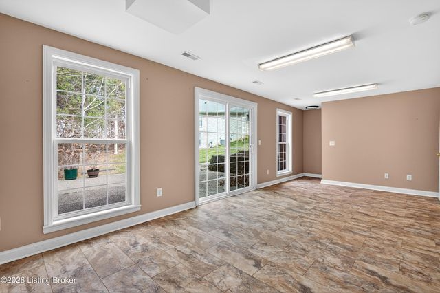 12401 Tyler Woods Ct, Louisville, KY 40299