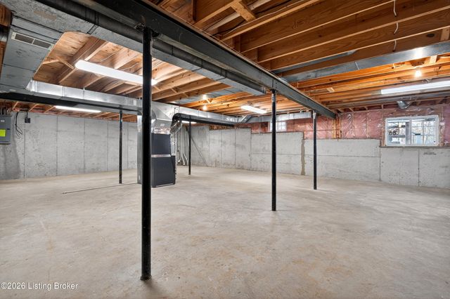 12401 Tyler Woods Ct, Louisville, KY 40299