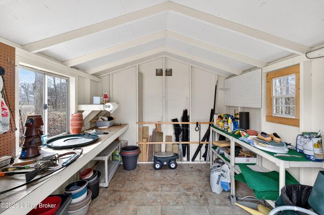 12401 Tyler Woods Ct, Louisville, KY 40299