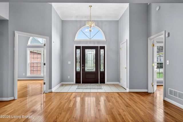 12401 Tyler Woods Ct, Louisville, KY 40299