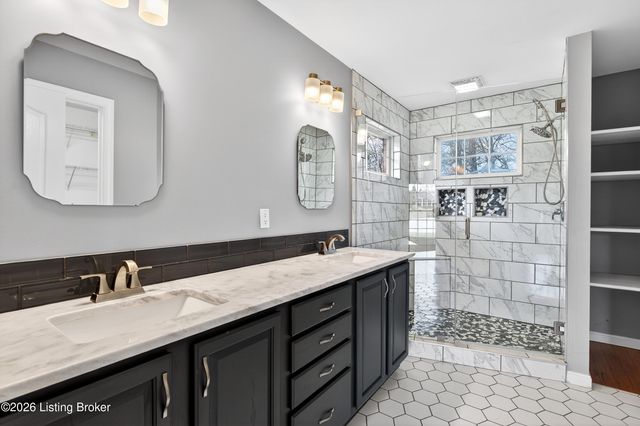 12401 Tyler Woods Ct, Louisville, KY 40299