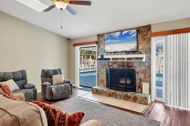 2105 39TH STREET W, Bradenton, FL 34205