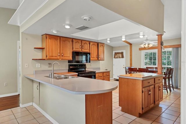 2105 39TH STREET W, Bradenton, FL 34205