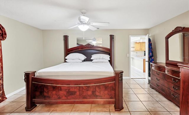 2105 39TH STREET W, Bradenton, FL 34205