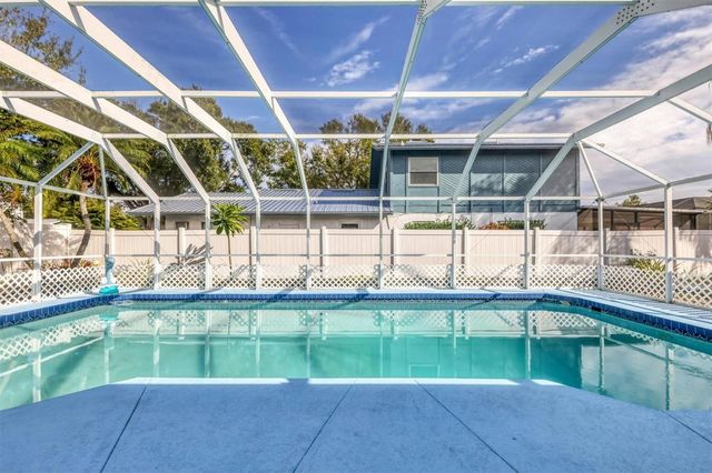 2105 39TH STREET W, Bradenton, FL 34205