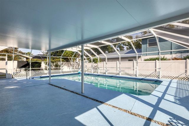 2105 39TH STREET W, Bradenton, FL 34205