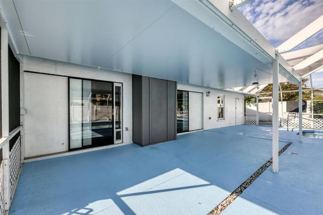 2105 39TH STREET W, Bradenton, FL 34205