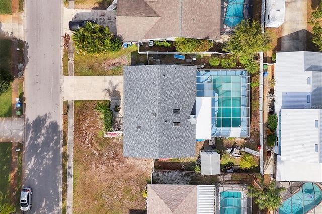 2105 39TH STREET W, Bradenton, FL 34205