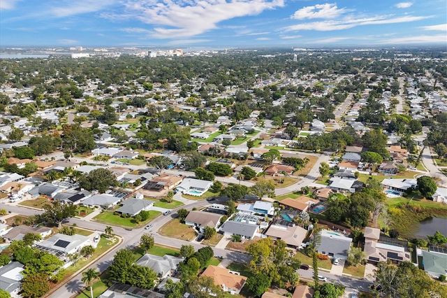 2105 39TH STREET W, Bradenton, FL 34205