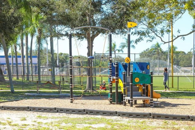 2105 39TH STREET W, Bradenton, FL 34205