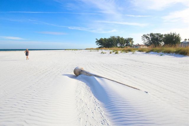 2105 39TH STREET W, Bradenton, FL 34205