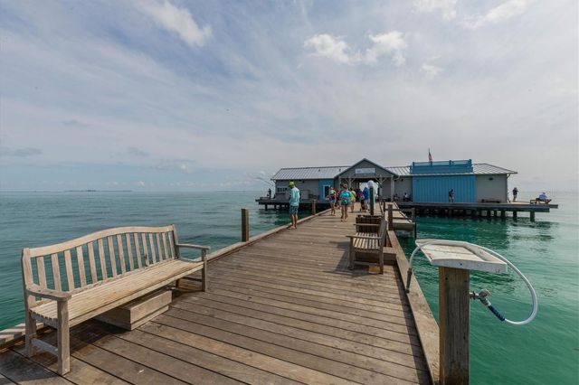 2105 39TH STREET W, Bradenton, FL 34205