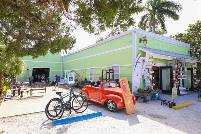 2105 39TH STREET W, Bradenton, FL 34205