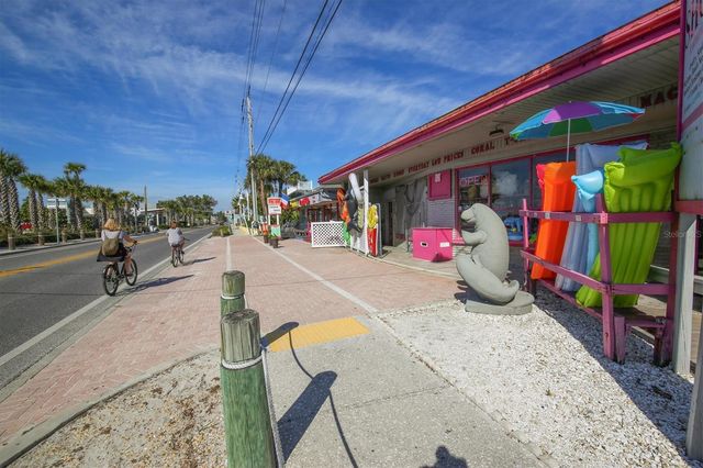 2105 39TH STREET W, Bradenton, FL 34205