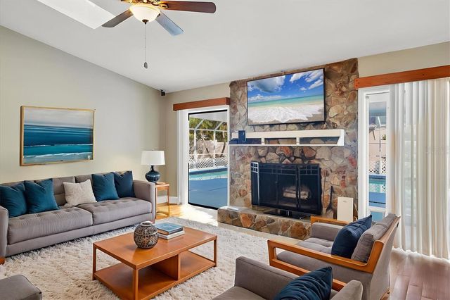 2105 39TH STREET W, Bradenton, FL 34205