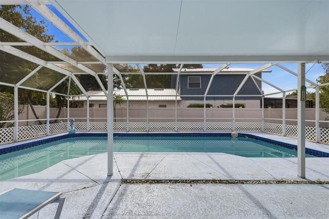 2105 39TH STREET W, Bradenton, FL 34205