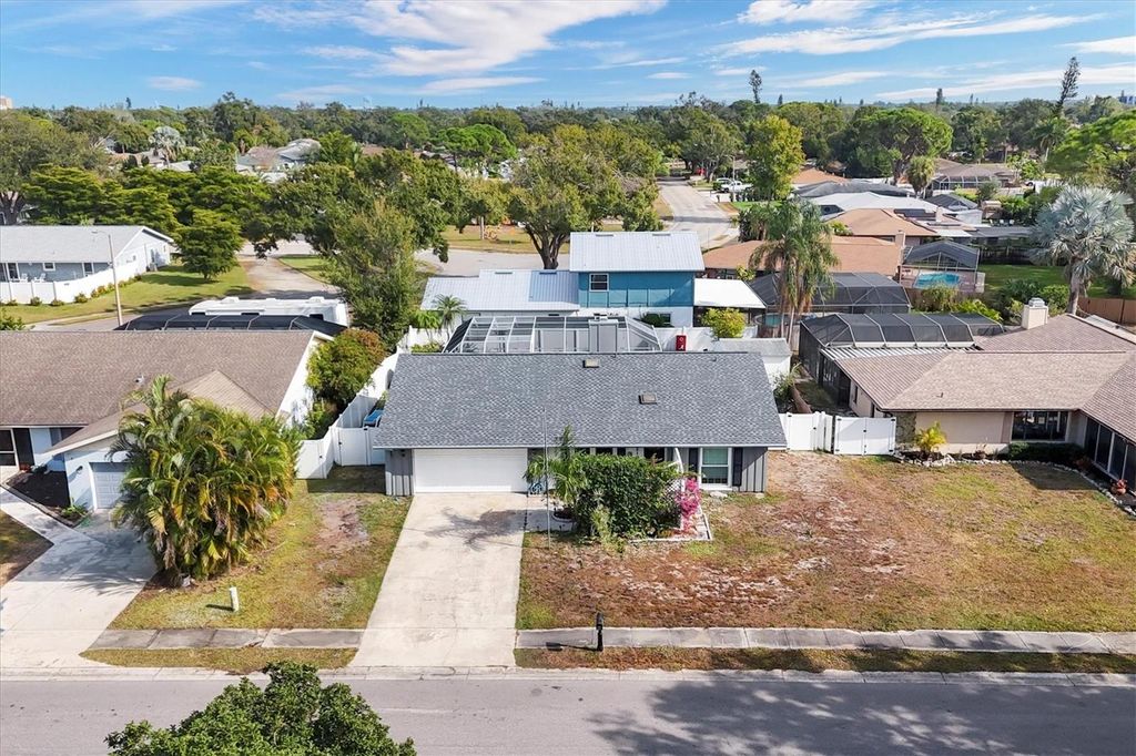 2105 39TH STREET W, Bradenton, FL 34205
