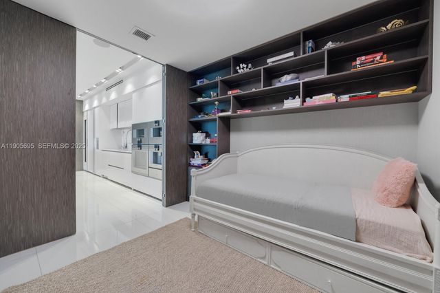 10201 Collins Avenue 807, Bal Harbour, FL 33154