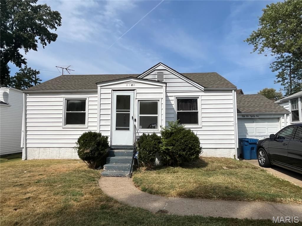 5581 Sunbury Avenue, Country Club Hills, MO 63136