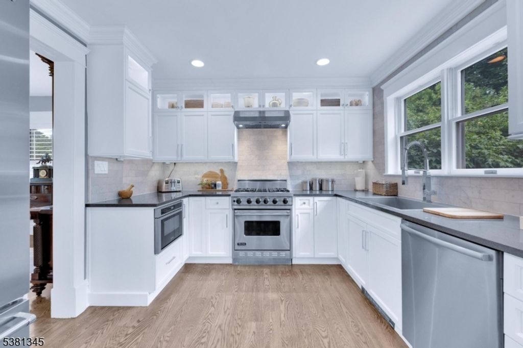 25 Glenbrook Rd, Morris Plains Boro, NJ 07950