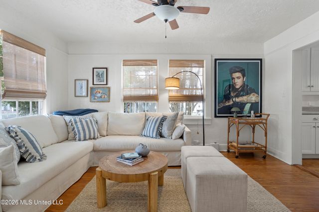 145 Bay View Court, Bay Saint Louis, MS 39520