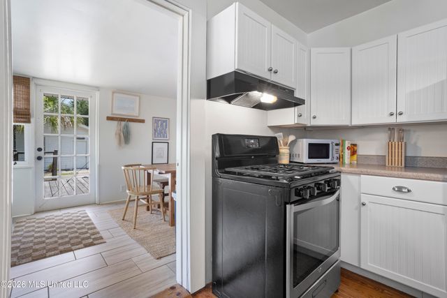 145 Bay View Court, Bay Saint Louis, MS 39520
