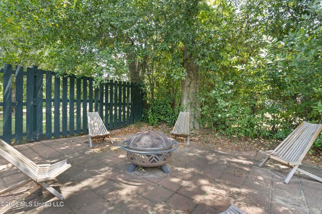 145 Bay View Court, Bay Saint Louis, MS 39520