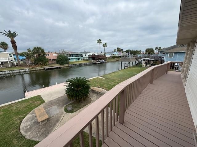 60 Tarpon Street, Bayou Vista, TX 77563