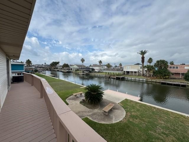 60 Tarpon Street, Bayou Vista, TX 77563