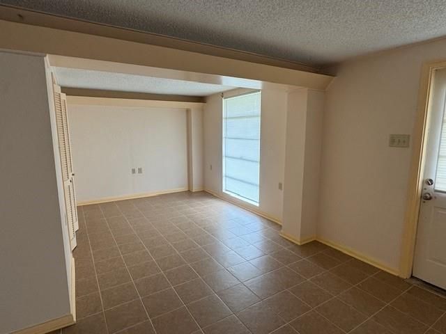 60 Tarpon Street, Bayou Vista, TX 77563