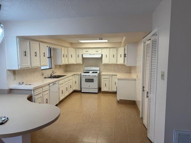 60 Tarpon Street, Bayou Vista, TX 77563