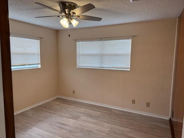 60 Tarpon Street, Bayou Vista, TX 77563