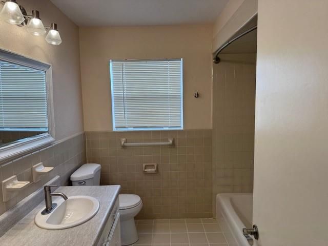 60 Tarpon Street, Bayou Vista, TX 77563