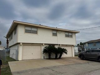 60 Tarpon Street, Bayou Vista, TX 77563