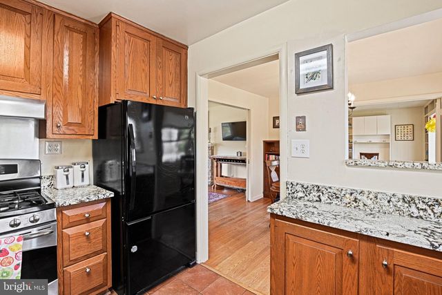 909 PLUM ST SW, Vienna, VA 22180