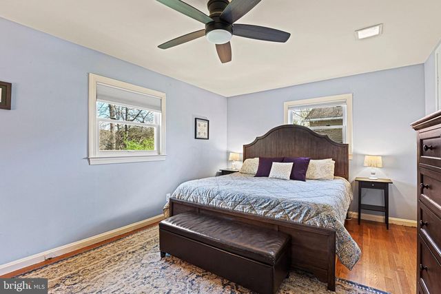 909 PLUM ST SW, Vienna, VA 22180