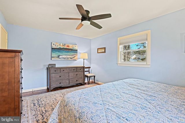 909 PLUM ST SW, Vienna, VA 22180