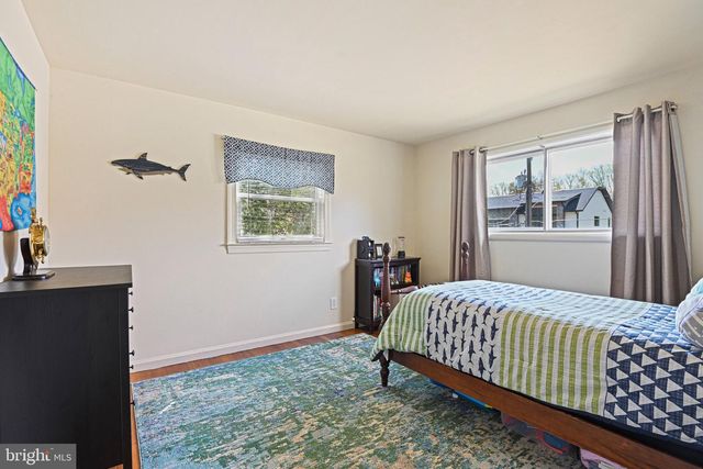 909 PLUM ST SW, Vienna, VA 22180