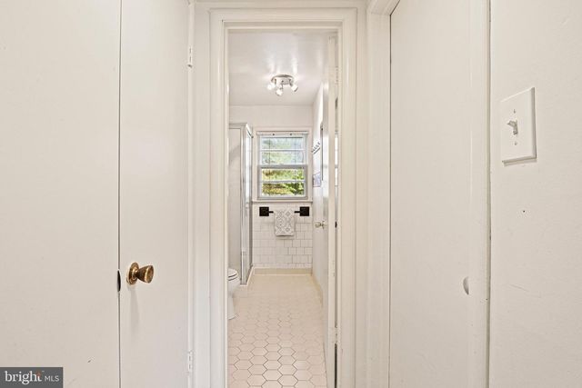 909 PLUM ST SW, Vienna, VA 22180