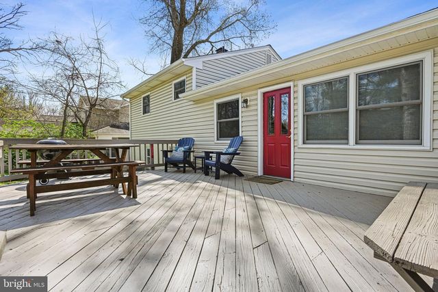 909 PLUM ST SW, Vienna, VA 22180