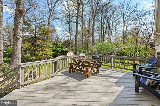 909 PLUM ST SW, Vienna, VA 22180