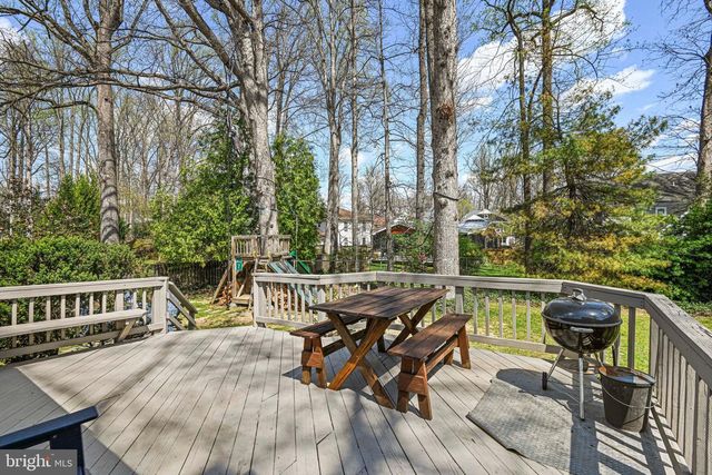 909 PLUM ST SW, Vienna, VA 22180