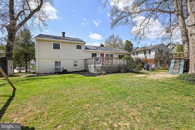 909 PLUM ST SW, Vienna, VA 22180