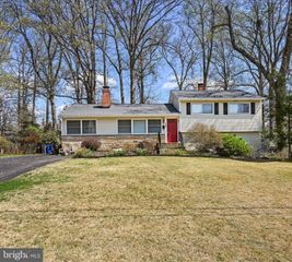 909 PLUM ST SW, Vienna, VA 22180