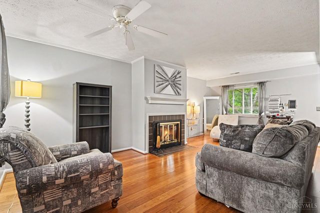 17 Woodview Court, Springdale, OH 45246