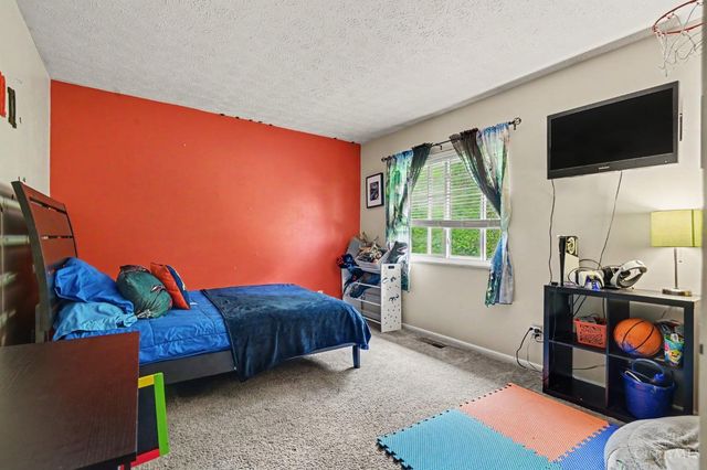 17 Woodview Court, Springdale, OH 45246